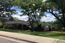 Pre-foreclosure in  OAKWOOD DR Chattanooga, TN 37416