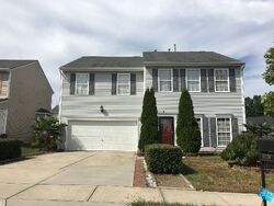 Pre-foreclosure in  CRISP WOOD LN Charlotte, NC 28269