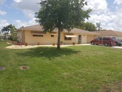 Pre-foreclosure in  SE 25TH LN Cape Coral, FL 33904