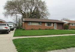 Pre-foreclosure Listing in COLONY DR STERLING HEIGHTS, MI 48313