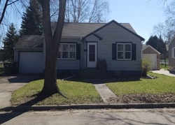 Pre-foreclosure in  IVY LN SE Hutchinson, MN 55350