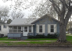 Pre-foreclosure in  HARRIET ST Winona, MN 55987