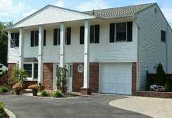 Pre-foreclosure in  STEVEN PL Smithtown, NY 11787