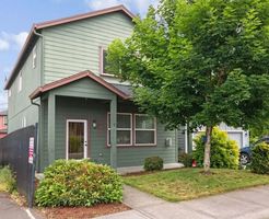 Pre-foreclosure in  SE 2ND ST Scappoose, OR 97056