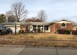 Pre-foreclosure in  MEADOWGRASS DR Florissant, MO 63033