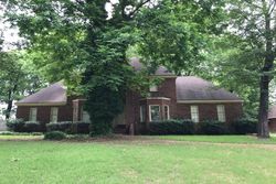 Pre-foreclosure in  DEE ANN DR Memphis, TN 38119