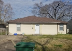 Pre-foreclosure in  JIPSIE LN Houston, TX 77051