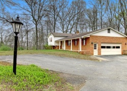 Pre-foreclosure Listing in LAKESHORE TERRACE RD HARDY, VA 24101