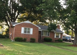 Pre-foreclosure Listing in N DAISY AVE HIGHLAND SPRINGS, VA 23075