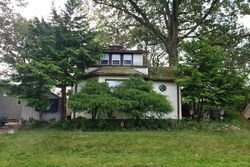 Pre-foreclosure Listing in HARDING RD SOUTH AMBOY, NJ 08879