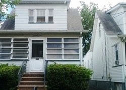 Pre-foreclosure in  LEXINGTON AVE Maplewood, NJ 07040