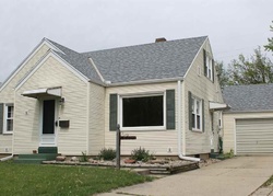 Pre-foreclosure in  W KNOLL CREST DR Peoria, IL 61614