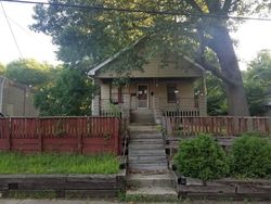 Pre-foreclosure in  PARK AVE Peoria, IL 61603