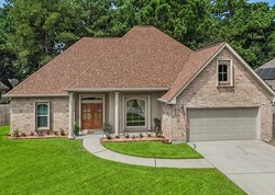 Pre-foreclosure in  RIVERLAKE DR Covington, LA 70435