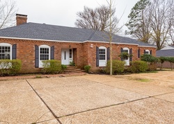 Pre-foreclosure in  WALNUT GROVE RD Memphis, TN 38117