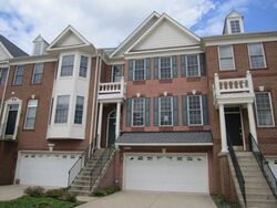 Pre-foreclosure in  LYON TER Chantilly, VA 20152