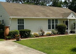 Pre-foreclosure in  OAKLAND AVE Hampton, VA 23663