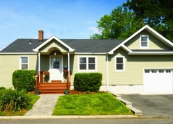 Pre-foreclosure in  NEW JERSEY AVE Bergenfield, NJ 07621