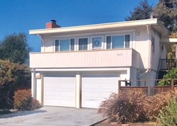 Pre-foreclosure in  DOREMUS AVE Richmond, CA 94805