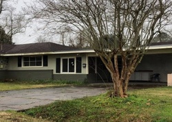 Pre-foreclosure Listing in N FRANCES AVE GONZALES, LA 70737