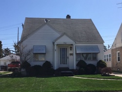 Pre-foreclosure in  TWINING ST Toledo, OH 43608