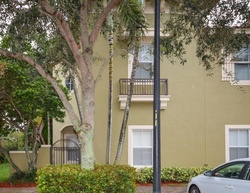 Pre-foreclosure in  LAKE MONTEREY CIR Boynton Beach, FL 33426