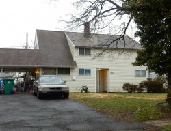  Woodbine Rd, Levittown PA
