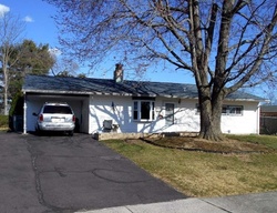 Pre-foreclosure Listing in SPIRAL LN LEVITTOWN, PA 19055