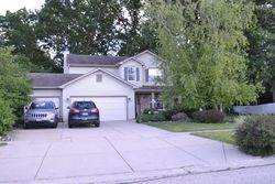Pre-foreclosure Listing in HAZELWOOD DR MCHENRY, IL 60051