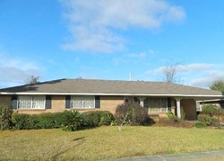 Pre-foreclosure in  MAPLEWOOD DR Baton Rouge, LA 70812