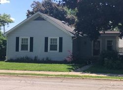 Pre-foreclosure in  S PRAIRIE ST Batavia, IL 60510
