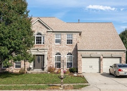 Pre-foreclosure in  PARKSHORE DR Fishers, IN 46038