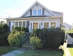  Gillespie Rd, Bloomfield NJ