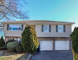  Burt Dr, Roselle NJ
