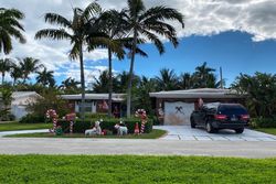 Pre-foreclosure in  NE 35TH CT Pompano Beach, FL 33064