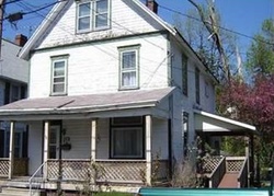Pre-foreclosure Listing in S CHESTNUT ST DERRY, PA 15627