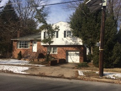 Pre-foreclosure in  W MAPLE AVE Moorestown, NJ 08057