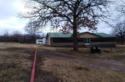 Pre-foreclosure Listing in E 918 RD BUNCH, OK 74931