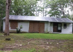 Pre-foreclosure in  HILLSIDE DR E Sag Harbor, NY 11963