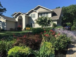 Pre-foreclosure in  PARK AVE Miller Place, NY 11764
