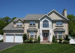Pre-foreclosure Listing in SKY VIEW CT HAUPPAUGE, NY 11788