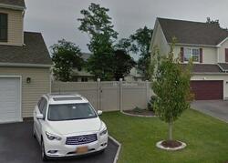 Pre-foreclosure in  QUINTYNE DR Amityville, NY 11701
