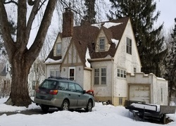 Pre-foreclosure in  STILLWATER RD E Saint Paul, MN 55119