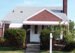 Pre-foreclosure Listing in COLLINSON AVE EASTPOINTE, MI 48021