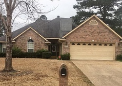 Pre-foreclosure in  MEADOWVIEW DR Keithville, LA 71047