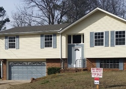 Pre-foreclosure in  STREETMAN CIR Birmingham, AL 35235