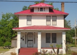 Pre-foreclosure in  N DAVIS ST Jacksonville, FL 32209