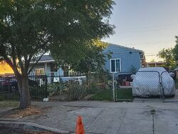 Pre-foreclosure in  VENA AVE Pacoima, CA 91331