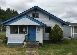 Pre-foreclosure in  LINCOLN ST Hoquiam, WA 98550