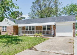 Pre-foreclosure in  TOURNAMENT DR Chesapeake, VA 23323